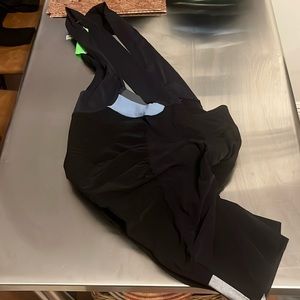 Q36.5 unique bib shorts men’s size medium